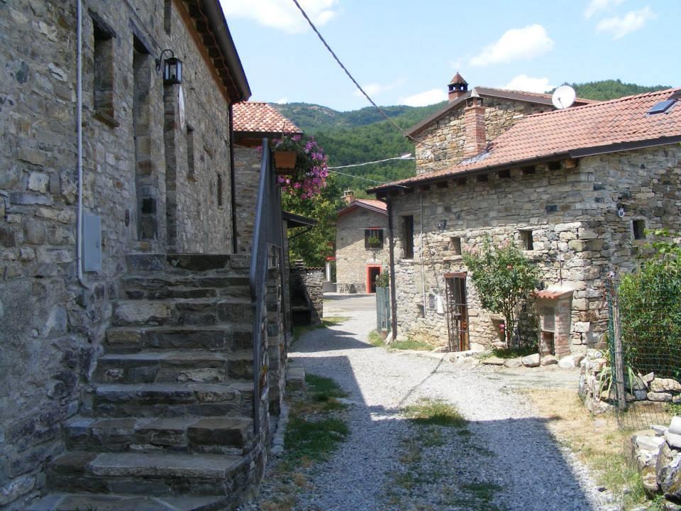 Albergo Diffuso Casa Delle Favole Ferriere Kültér fotó