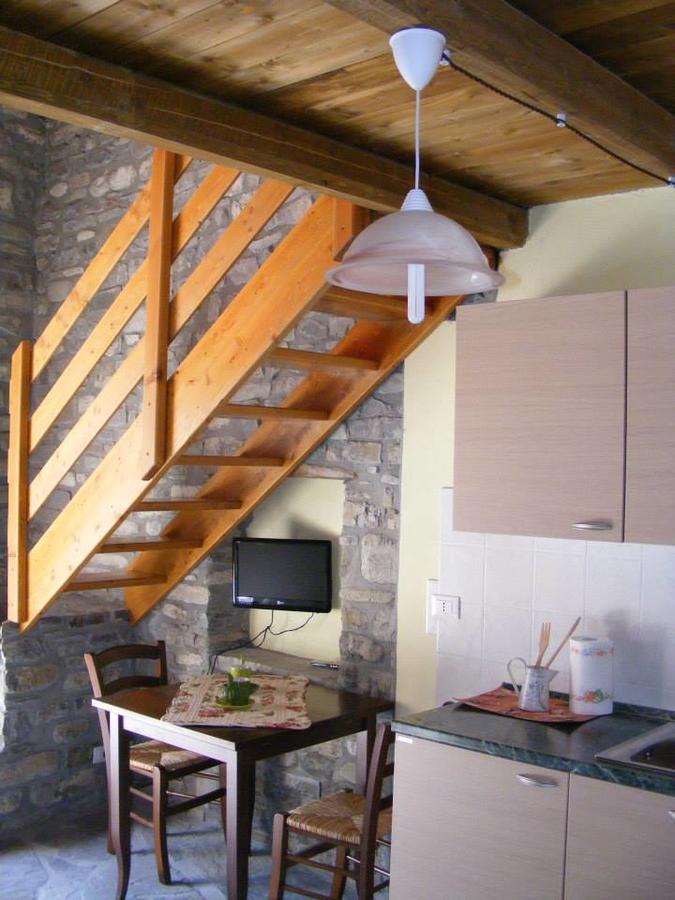 Albergo Diffuso Casa Delle Favole Ferriere Kültér fotó