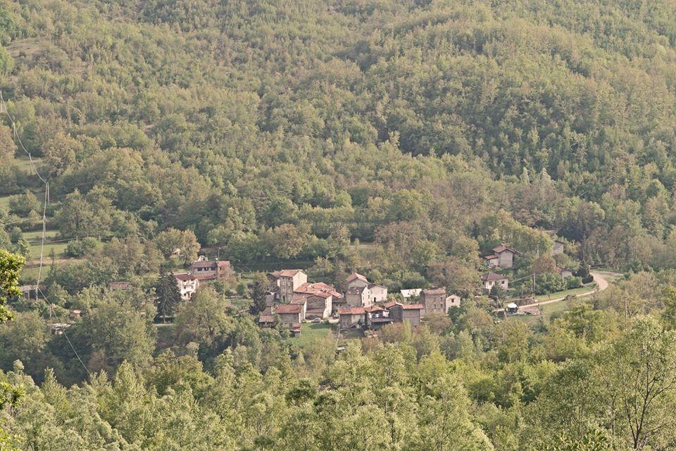 Albergo Diffuso Casa Delle Favole Ferriere Kültér fotó
