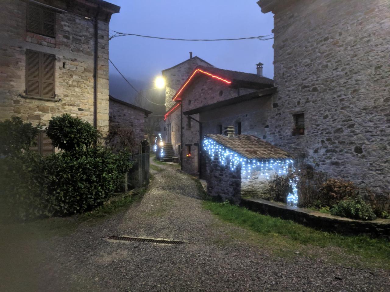 Albergo Diffuso Casa Delle Favole Ferriere Kültér fotó