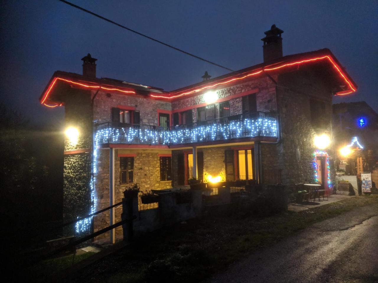 Albergo Diffuso Casa Delle Favole Ferriere Kültér fotó