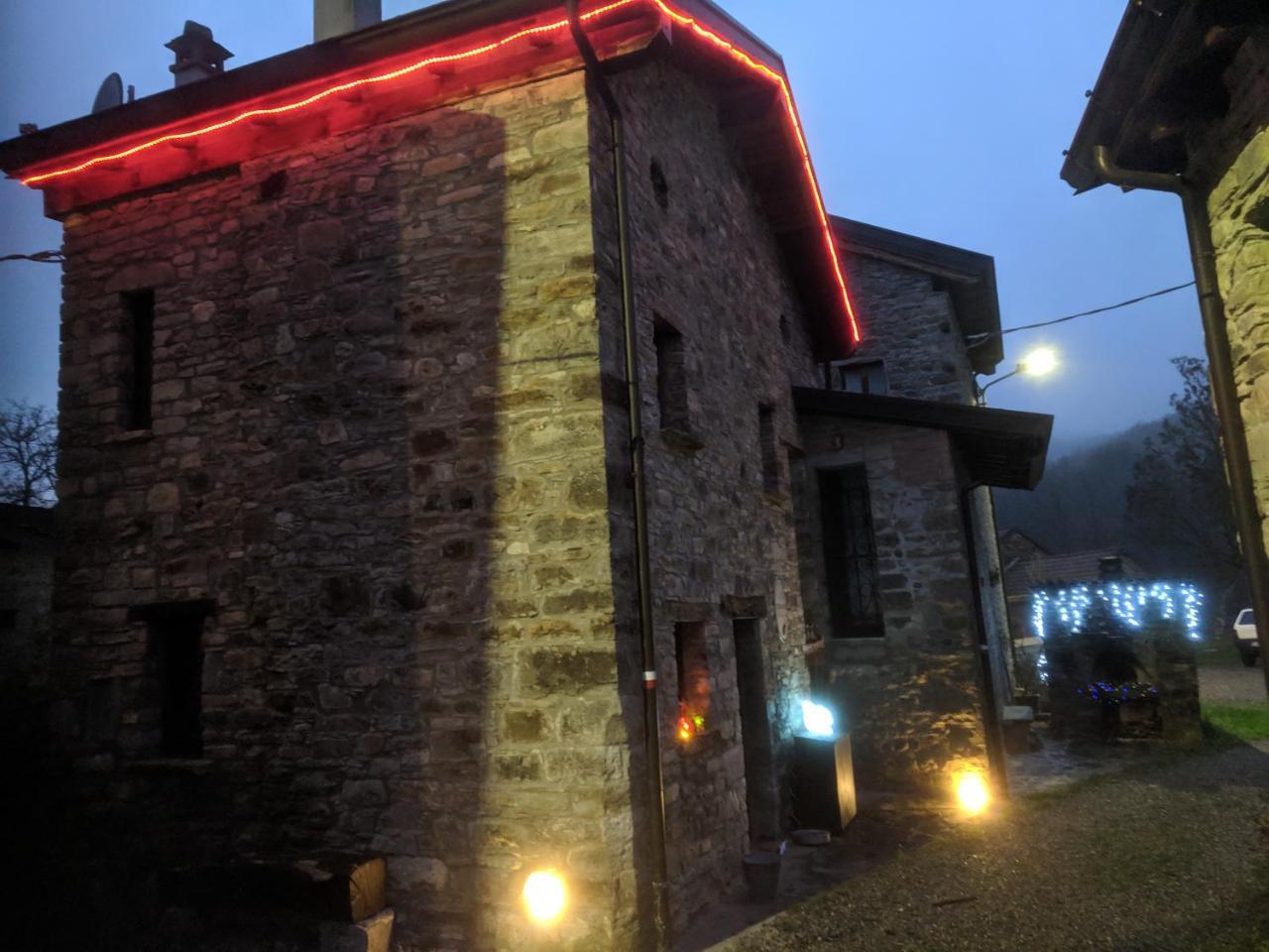 Albergo Diffuso Casa Delle Favole Ferriere Kültér fotó